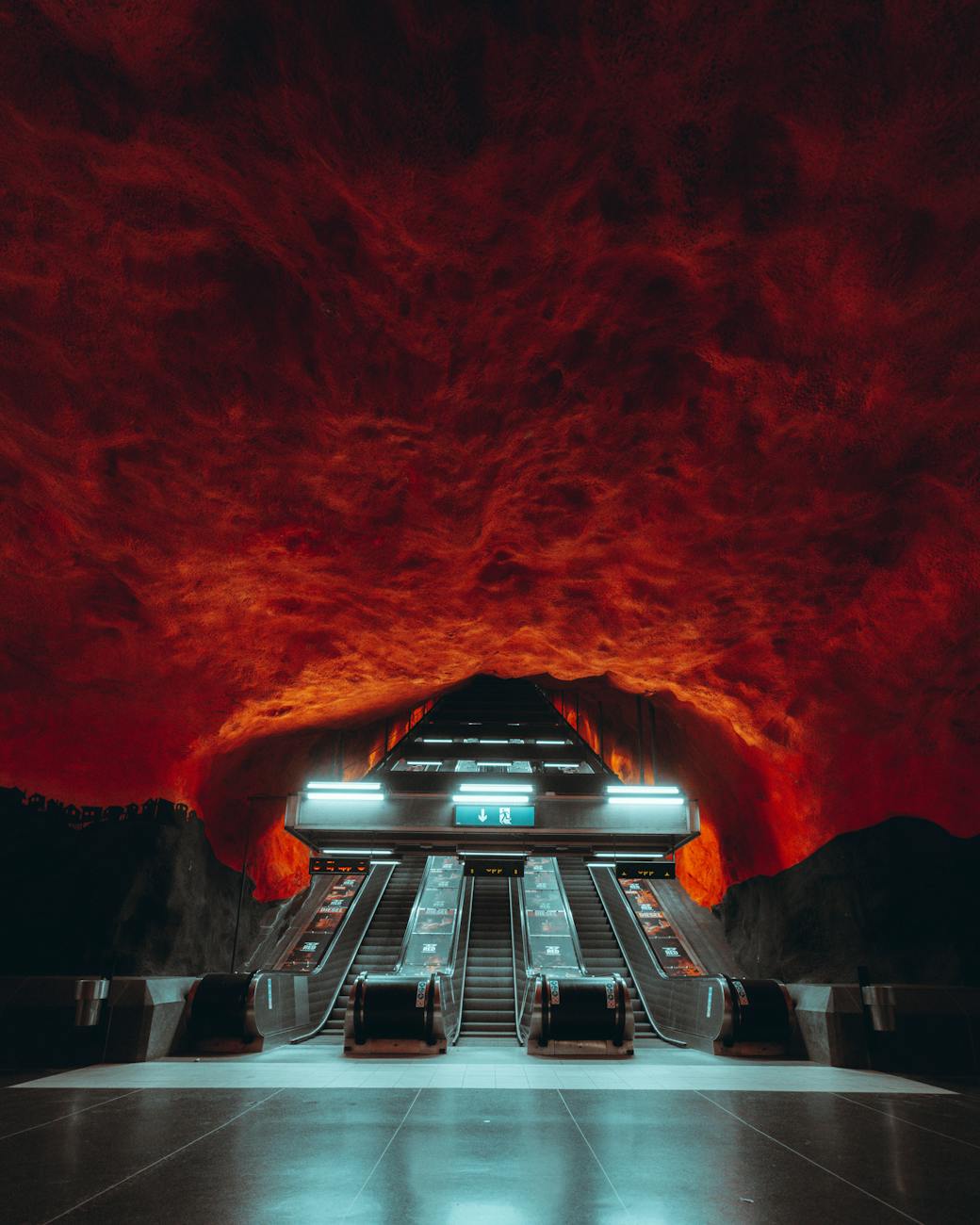 solna centrum subway station