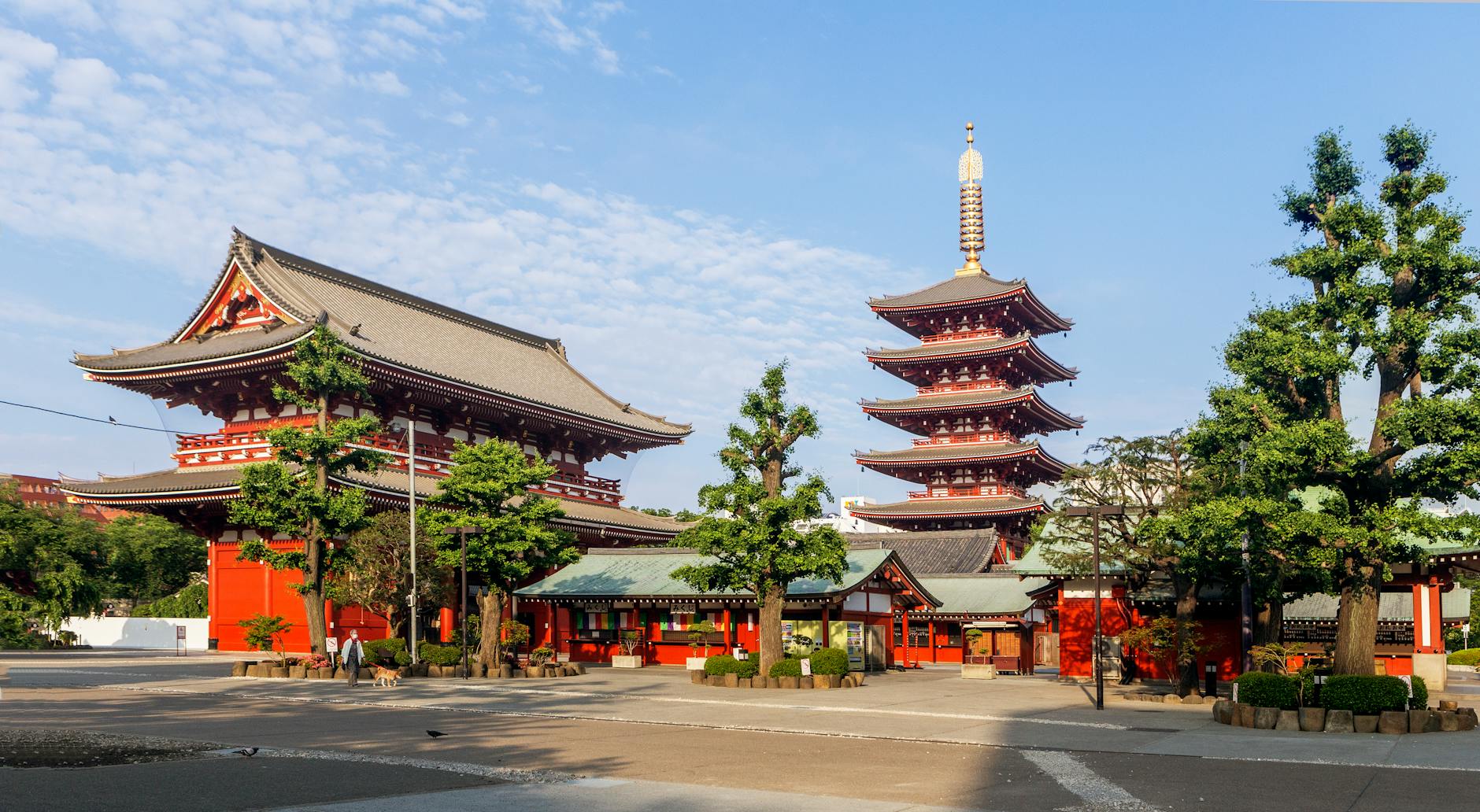 treasure house gate and five storied pagoda in senso ji buddhist temple