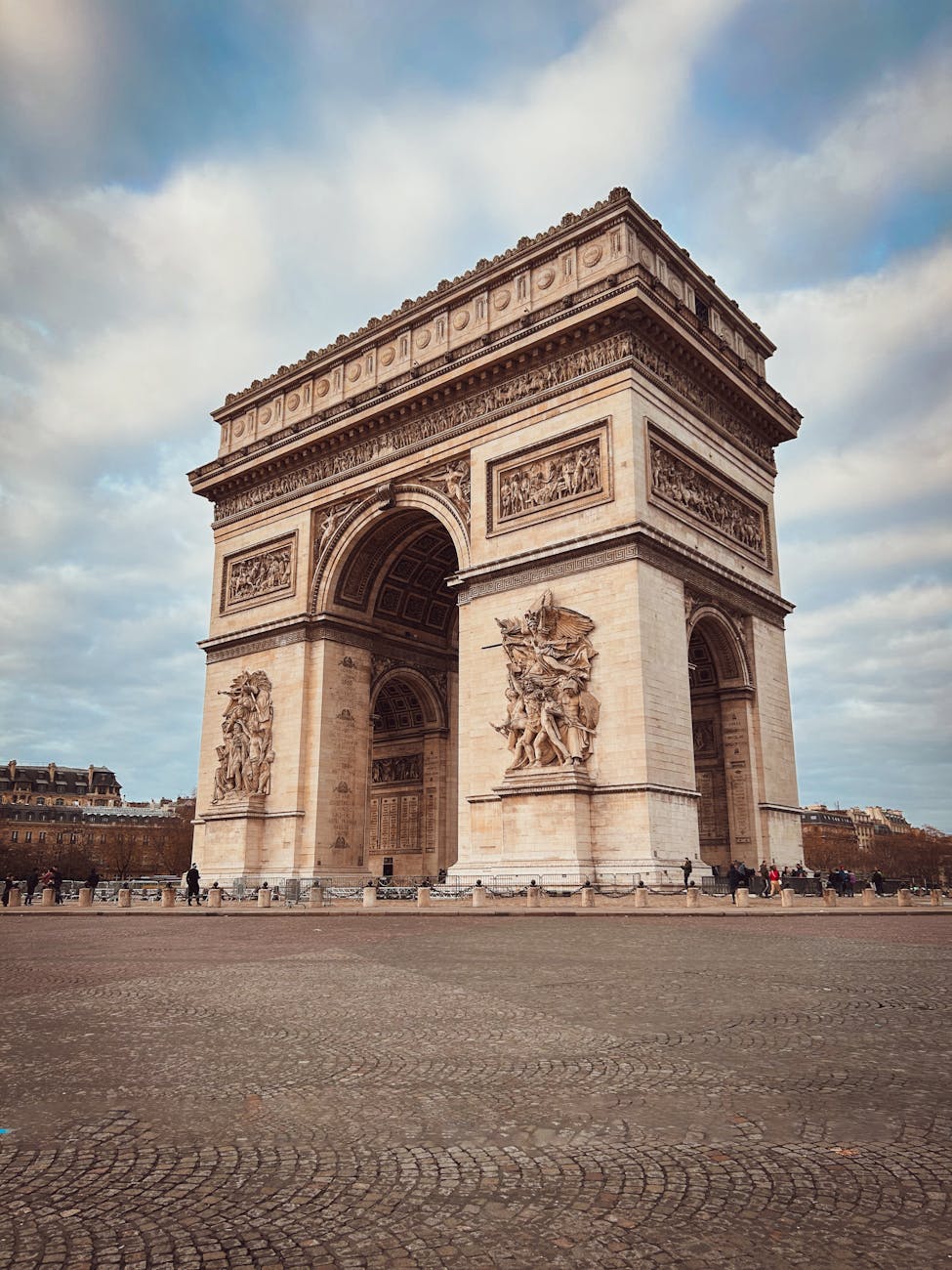 magnificent view of arc de triomphe in paris